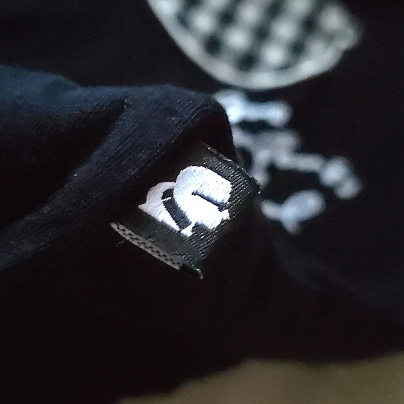 Karl Lagerfeld Black Buffalo Check Sunglasses T-Shirt - Picture 9 of 12